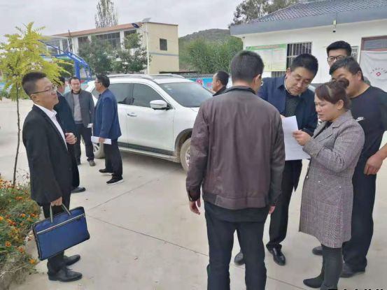 平?jīng)鲢垂鹃_展“踐行初心使命，助推脫貧攻堅”主題黨日活動(圖3)